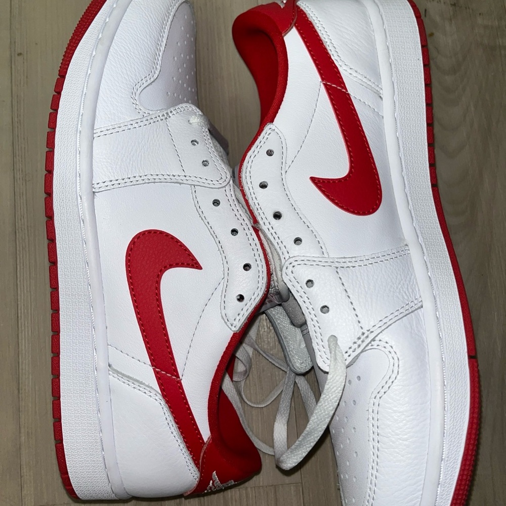 Air Jordan 1 Retro OG Low University Red White Men’s Size 11 - Picture 4 of 8